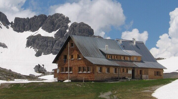 Göppinger Hütte im Frühling | © Sektion Hohenstaufen Göppingen