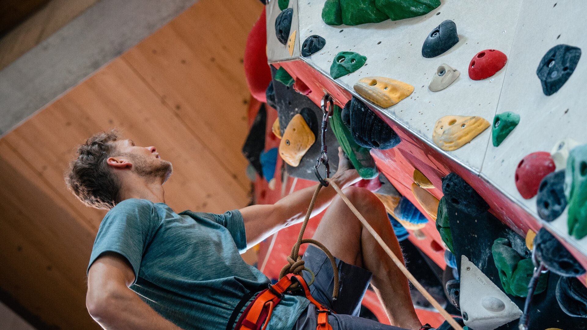 Boulder und Indoor-Klettern ist bei vielen DAV-Sektionen möglich | © DAV/Marisa Koch